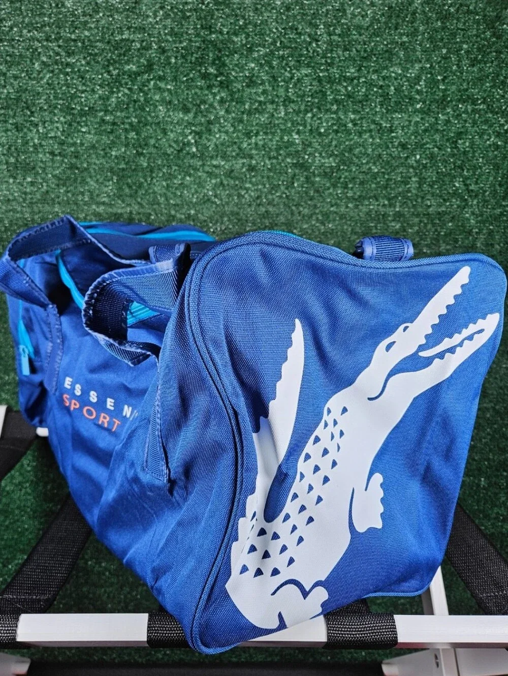 NWOT Vintage Lacoste Parfums Essential Sport Duffel Bag/Gym Bag / 21